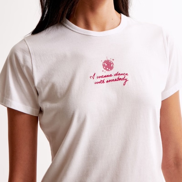 Abercrombie & Fitch Short-Sleeve Whitney Houston Graphic Skimming Tee - Picture 1 of 7